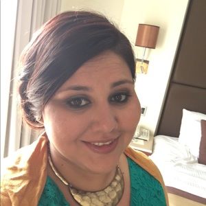 Meet your Posher, Lori